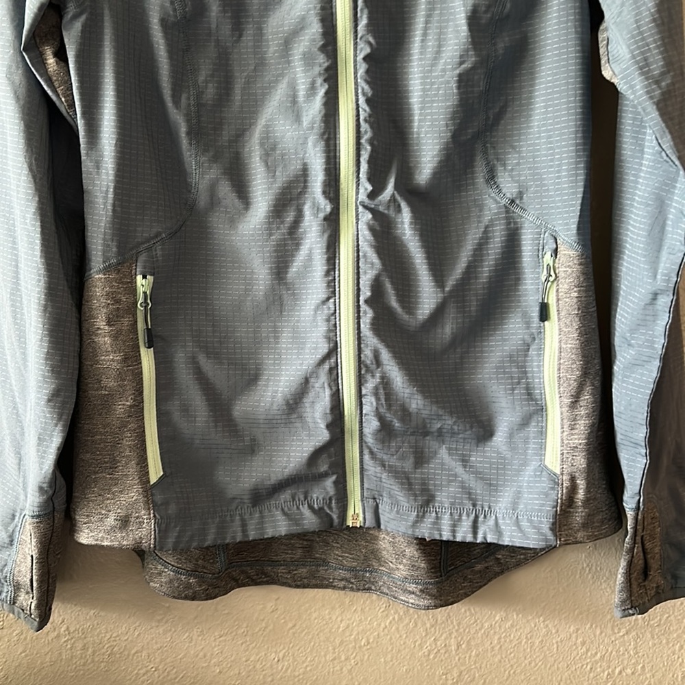 Mountain Hardware Lightweight Jacket - image 5